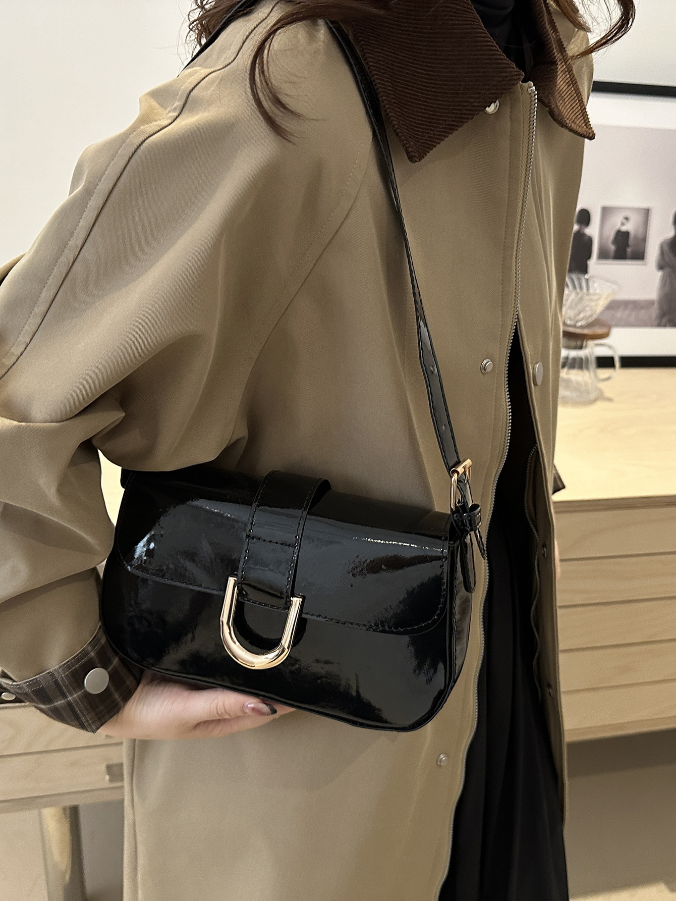 高級感包包女復古酒紅色馬蹄扣時尚手提腋下包肩斜挎包